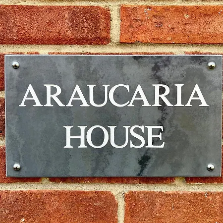 בית נופש Araucaria House *